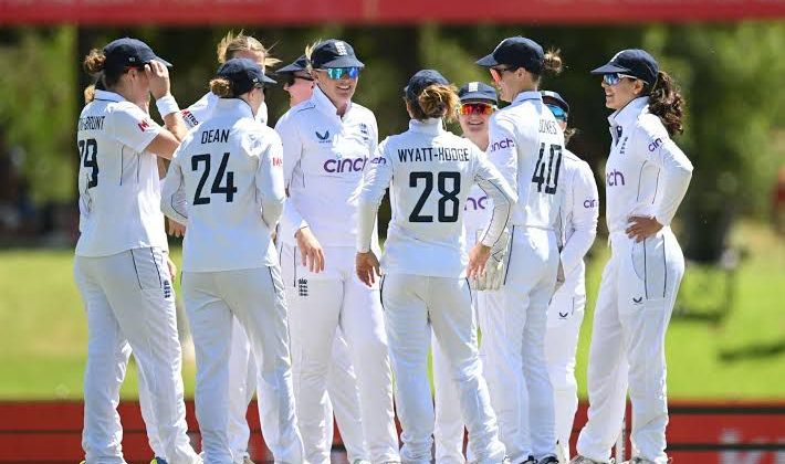 Cricket Women’s Ashes: England’s woes continue as Australia dominate day one of Test