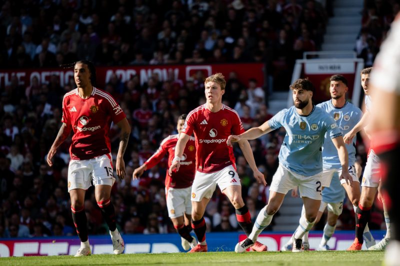 Man Utd, City play out boring, barren draw at Old Trafford