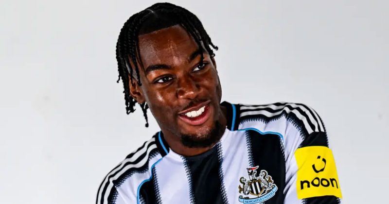 Newcastle confirm signing of Forest winger Elanga
