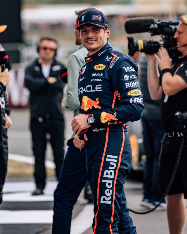 Verstappen pips Piastri to Silverstone pole
