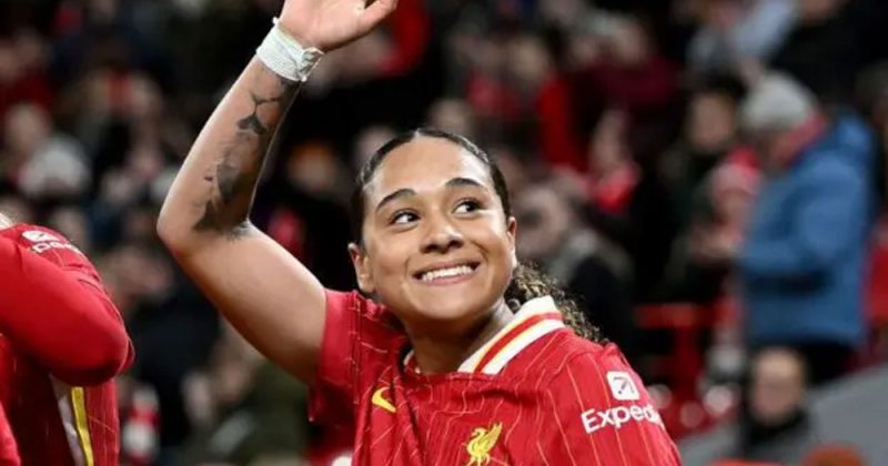 Arsenal agree world record £1m fee with Liverpool for Smith