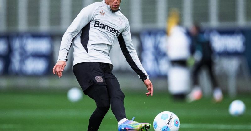 Arsenal pursue deal for Leverkusen defender Hincapie