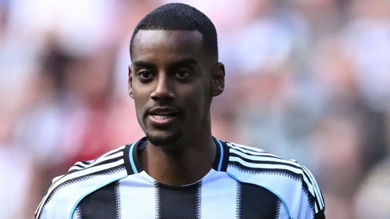 Liverpool’s Opening Bid for Isak Rejected By Newcastle United
