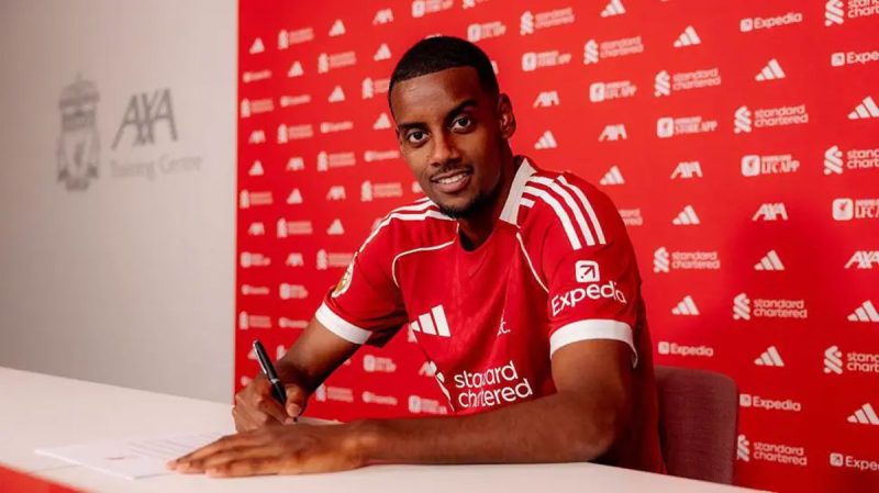 Isak forced Liverpool Move After Going On ‘Strike’, Reveals Howe