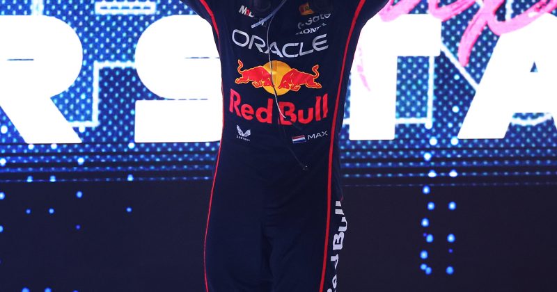 Verstappen Qatar win takes title fight to final race