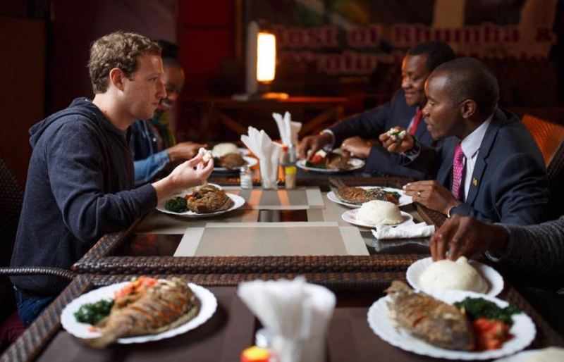 PICTURES: Mark Zuckerberg enjoys Ugali and Fish at Mama Oliech