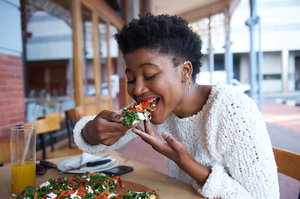 10 tips every woman should consider before going out for a solo meal